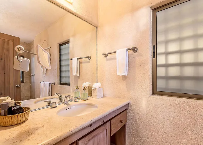 Сasa de vacaciones Chic 5br Oceanview With Pool In Pedregal *